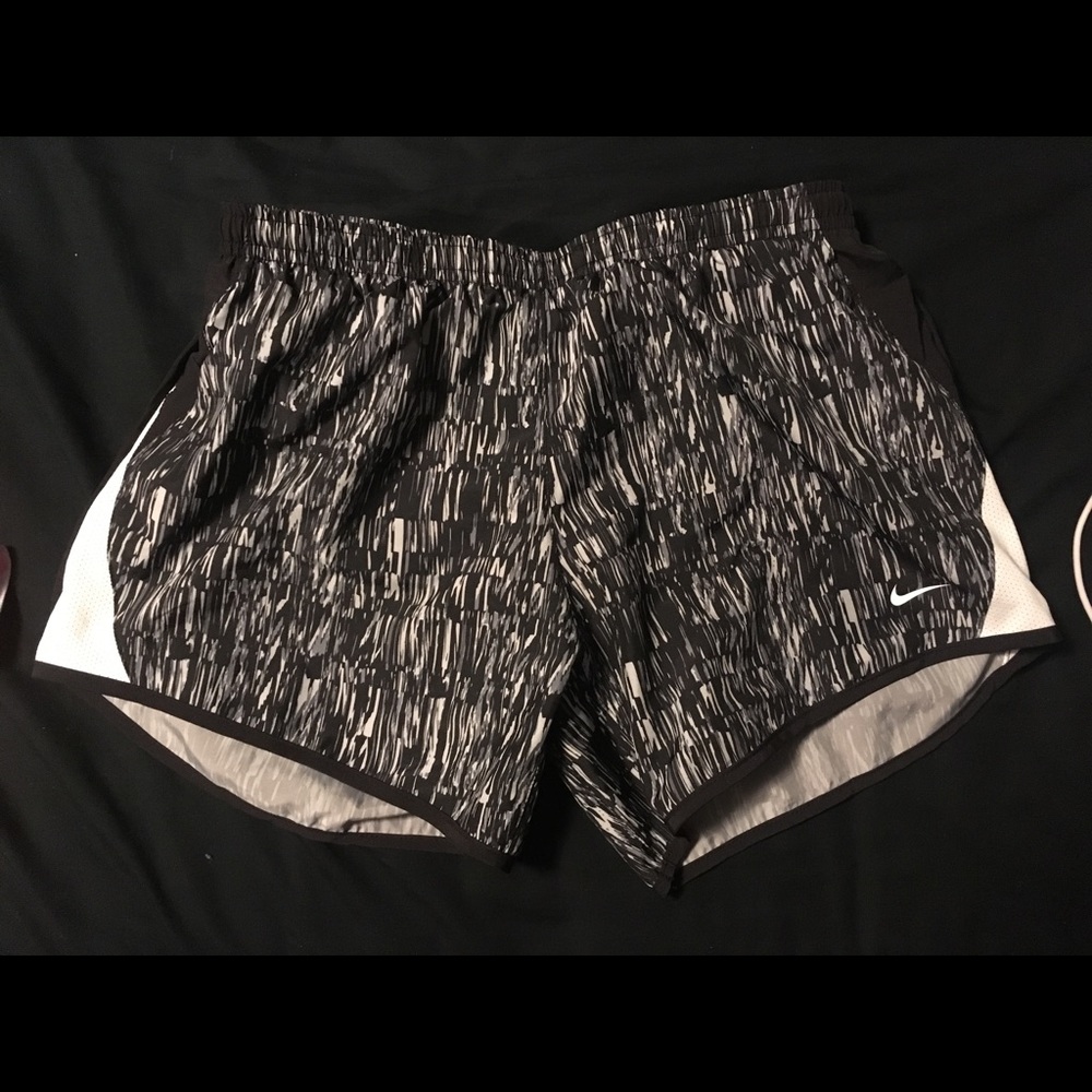Black & white Nike running shorts